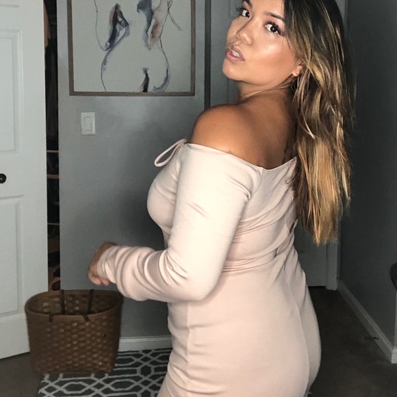 Off the shoulder Rosetta nude me midi dress - Picture 3 of 4